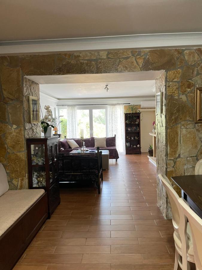 Villa Anasandra - 3 Bedroom Villa Kompítsion Eksteriør billede
